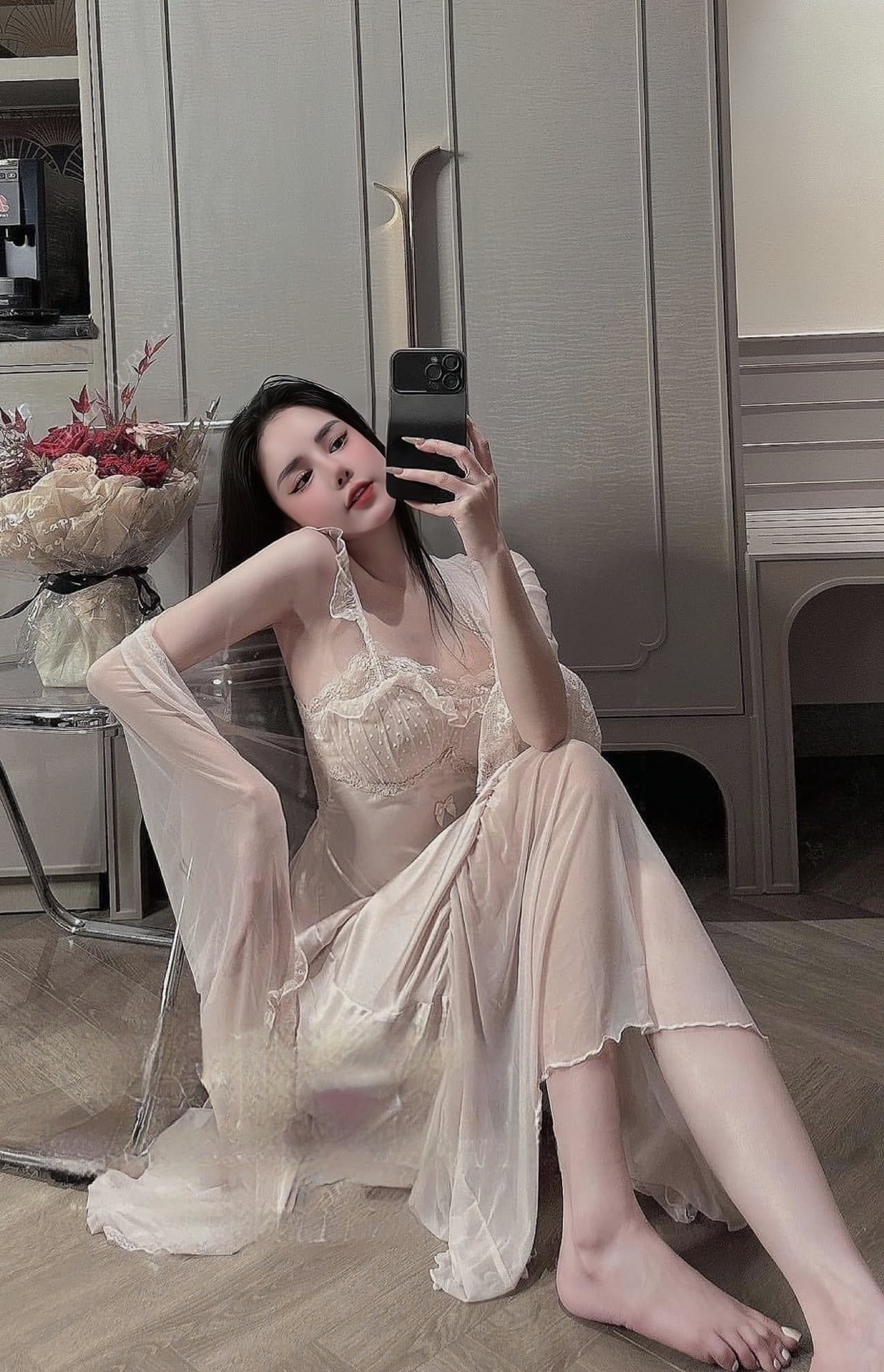 váy ngủ hoa kèm áo choàng