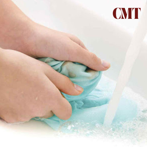 Giặt tay riêng các màu khác nhau